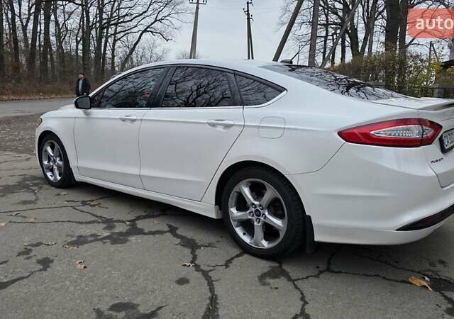 Білий Форд Фьюжен, об'ємом двигуна 2.5 л та пробігом 240 тис. км за 9449 $, фото 7 на Automoto.ua