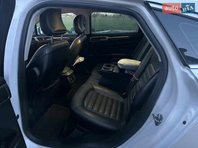 Білий Форд Фьюжен, об'ємом двигуна 2 л та пробігом 203 тис. км за 11500 $, фото 14 на Automoto.ua