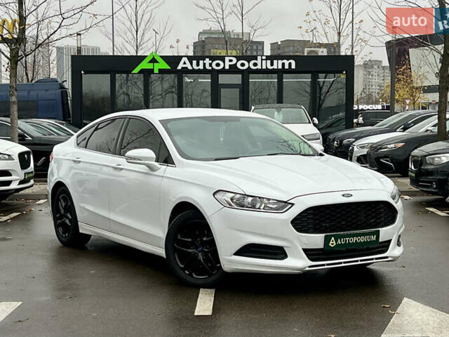 Білий Форд Фьюжен, об'ємом двигуна 2.49 л та пробігом 201 тис. км за 9300 $, фото 2 на Automoto.ua