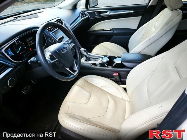 Білий Форд Фьюжен, об'ємом двигуна 2 л та пробігом 112 тис. км за 13000 $, фото 7 на Automoto.ua