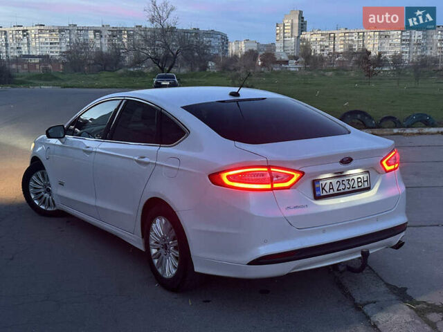 Білий Форд Фьюжен, об'ємом двигуна 2 л та пробігом 203 тис. км за 11500 $, фото 7 на Automoto.ua