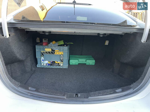 Белый Форд Фьюжн, объемом двигателя 2 л и пробегом 253 тыс. км за 9900 $, фото 14 на Automoto.ua