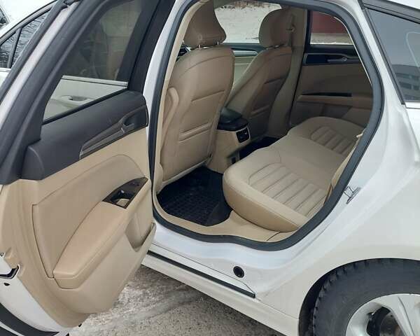 Белый Форд Фьюжн, объемом двигателя 2 л и пробегом 120 тыс. км за 13700 $, фото 12 на Automoto.ua