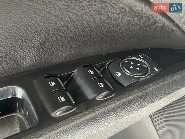 Форд Фьюжн 2015 в Николаеве на Automoto.ua Белый Форд Фьюжн, объемом двигателя 2 л и пробегом 115 тыс. км за 9699 $, фото 16 на Automoto.ua