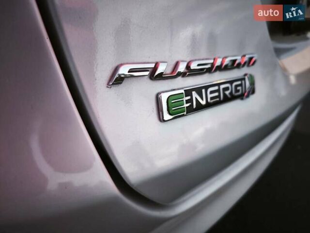 Білий Форд Фьюжен, об'ємом двигуна 2 л та пробігом 108 тис. км за 15000 $, фото 10 на Automoto.ua