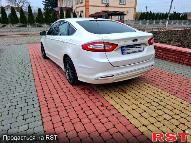 Білий Форд Фьюжен, об'ємом двигуна 1.5 л та пробігом 160 тис. км за 12000 $, фото 5 на Automoto.ua