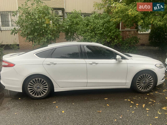 Белый Форд Фьюжн, объемом двигателя 2 л и пробегом 188 тыс. км за 13500 $, фото 2 на Automoto.ua