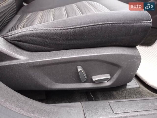 Білий Форд Фьюжен, об'ємом двигуна 2.49 л та пробігом 167 тис. км за 10900 $, фото 14 на Automoto.ua