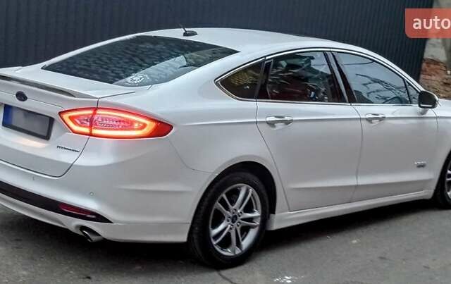 Белый Форд Фьюжн, объемом двигателя 2.5 л и пробегом 176 тыс. км за 13920 $, фото 2 на Automoto.ua