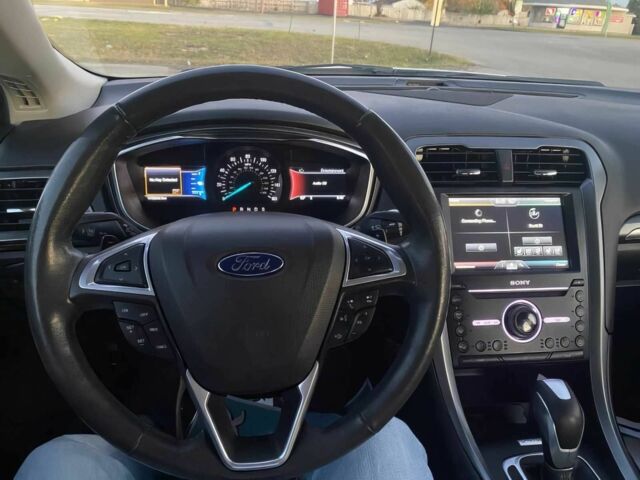 Белый Форд Фьюжн, объемом двигателя 2 л и пробегом 71 тыс. км за 4400 $, фото 6 на Automoto.ua