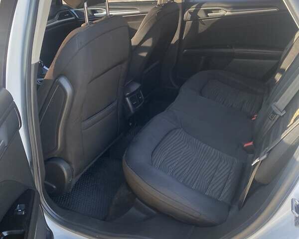 Білий Форд Фьюжен, об'ємом двигуна 2.5 л та пробігом 306 тис. км за 9600 $, фото 11 на Automoto.ua