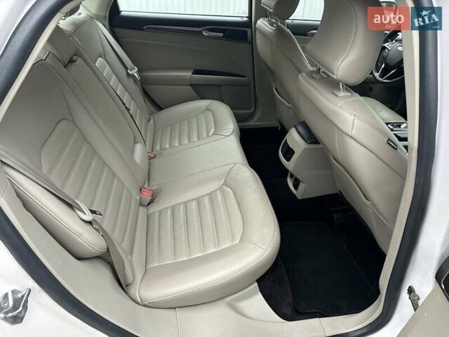 Белый Форд Фьюжн, объемом двигателя 2 л и пробегом 260 тыс. км за 13400 $, фото 26 на Automoto.ua