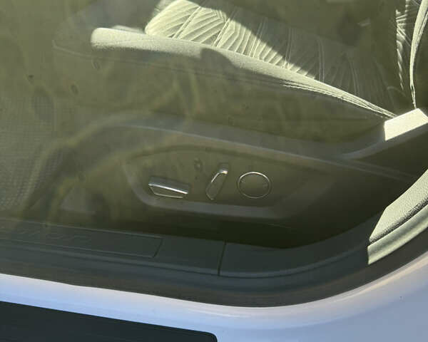 Білий Форд Фьюжен, об'ємом двигуна 2.5 л та пробігом 150 тис. км за 10700 $, фото 5 на Automoto.ua