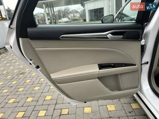 Белый Форд Фьюжн, объемом двигателя 2 л и пробегом 260 тыс. км за 13400 $, фото 25 на Automoto.ua