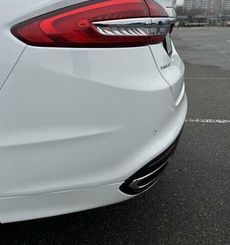 Білий Форд Фьюжен, об'ємом двигуна 2 л та пробігом 126 тис. км за 12000 $, фото 6 на Automoto.ua