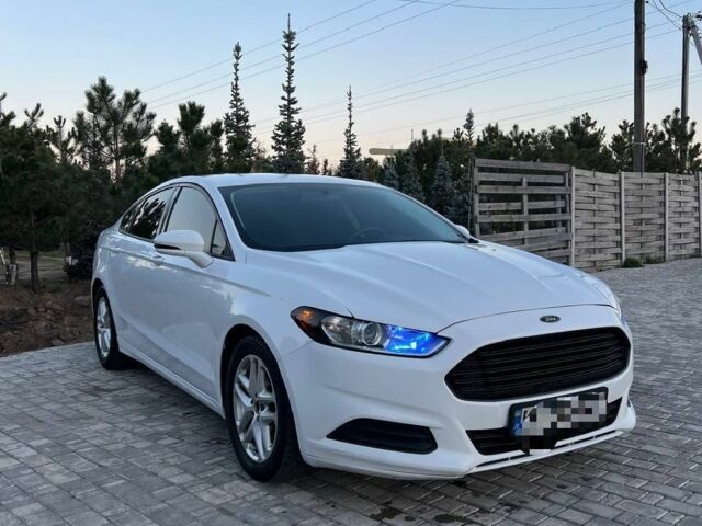 Білий Форд Фьюжен, об'ємом двигуна 0 л та пробігом 245 тис. км за 9199 $, фото 1 на Automoto.ua