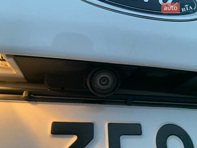 Белый Форд Фьюжн, объемом двигателя 2.5 л и пробегом 160 тыс. км за 10200 $, фото 25 на Automoto.ua