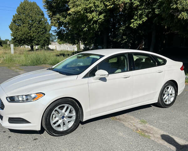 Белый Форд Фьюжн, объемом двигателя 2.5 л и пробегом 42 тыс. км за 12999 $, фото 1 на Automoto.ua