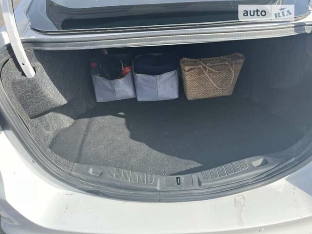 Белый Форд Фьюжн, объемом двигателя 2.49 л и пробегом 153 тыс. км за 11200 $, фото 19 на Automoto.ua