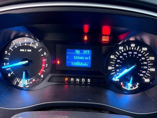 Белый Форд Фьюжн, объемом двигателя 2.5 л и пробегом 192 тыс. км за 12000 $, фото 12 на Automoto.ua