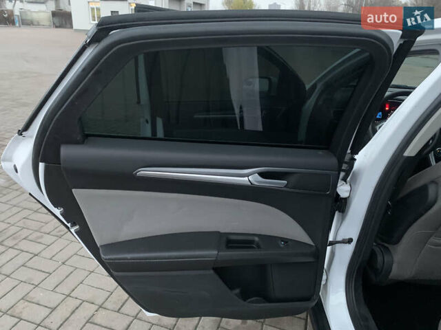 Белый Форд Фьюжн, объемом двигателя 2.5 л и пробегом 160 тыс. км за 10200 $, фото 9 на Automoto.ua