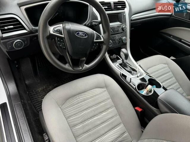 Белый Форд Фьюжн, объемом двигателя 2.4 л и пробегом 190 тыс. км за 10500 $, фото 5 на Automoto.ua