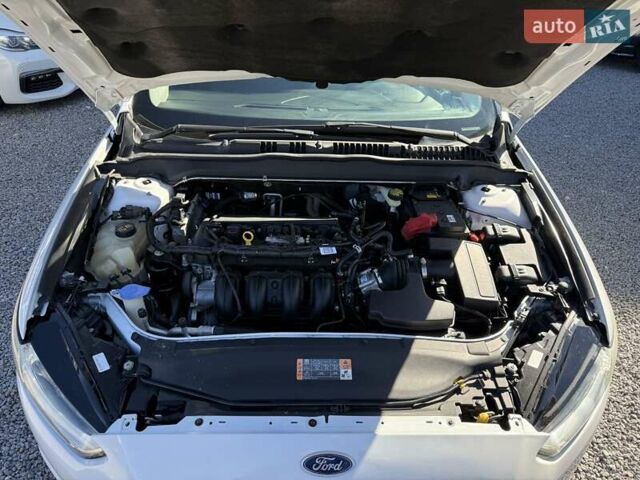 Белый Форд Фьюжн, объемом двигателя 2.49 л и пробегом 250 тыс. км за 8800 $, фото 16 на Automoto.ua