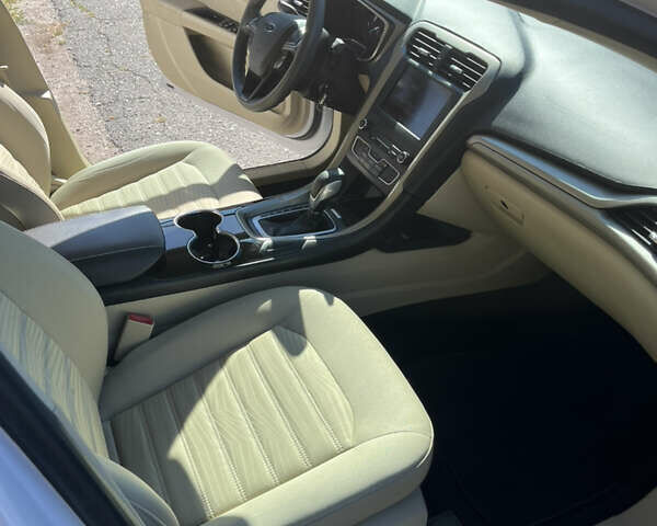 Белый Форд Фьюжн, объемом двигателя 2.5 л и пробегом 42 тыс. км за 12999 $, фото 17 на Automoto.ua