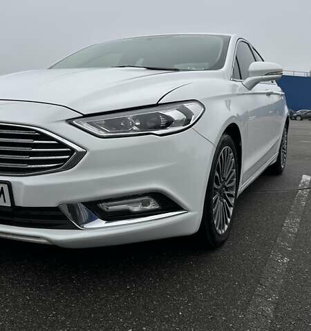 Білий Форд Фьюжен, об'ємом двигуна 2 л та пробігом 126 тис. км за 12000 $, фото 3 на Automoto.ua