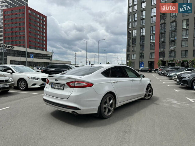 Белый Форд Фьюжн, объемом двигателя 2.49 л и пробегом 206 тыс. км за 10500 $, фото 4 на Automoto.ua