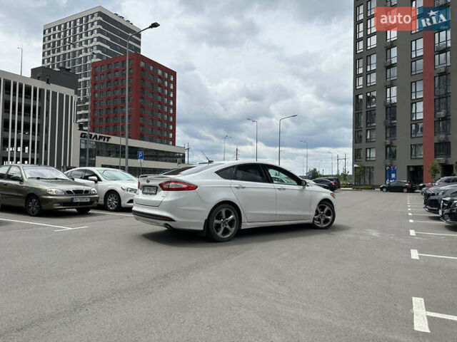 Белый Форд Фьюжн, объемом двигателя 2.49 л и пробегом 206 тыс. км за 10500 $, фото 3 на Automoto.ua