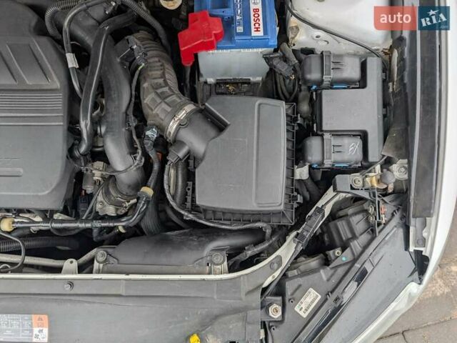 Белый Форд Фьюжн, объемом двигателя 1.5 л и пробегом 135 тыс. км за 8500 $, фото 16 на Automoto.ua