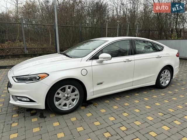 Белый Форд Фьюжн, объемом двигателя 2 л и пробегом 260 тыс. км за 13400 $, фото 10 на Automoto.ua