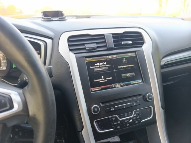 Білий Форд Фьюжен, об'ємом двигуна 1.5 л та пробігом 182 тис. км за 9800 $, фото 6 на Automoto.ua