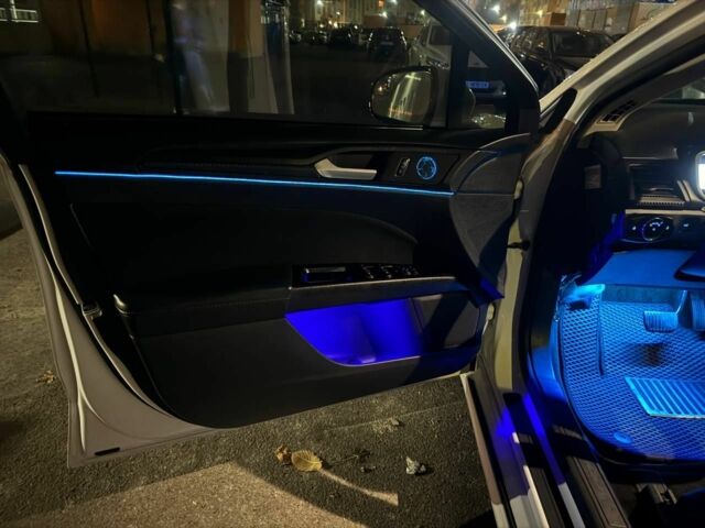 Білий Форд Фьюжен, об'ємом двигуна 0 л та пробігом 245 тис. км за 9199 $, фото 4 на Automoto.ua