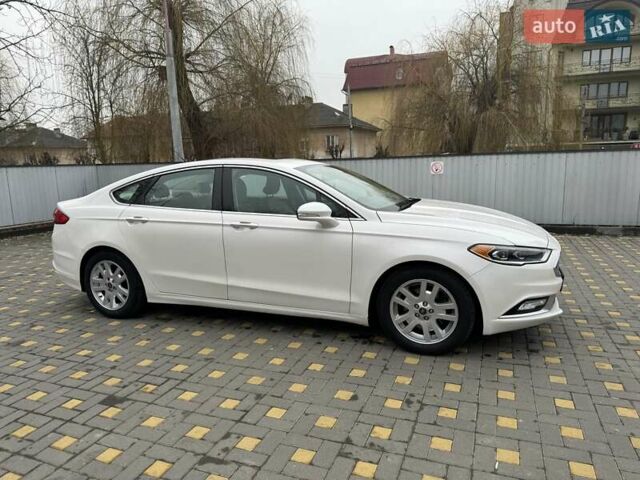 Белый Форд Фьюжн, объемом двигателя 2 л и пробегом 260 тыс. км за 13400 $, фото 3 на Automoto.ua