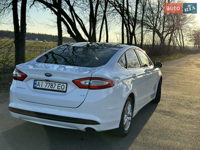 Білий Форд Фьюжен, об'ємом двигуна 2.49 л та пробігом 182 тис. км за 9900 $, фото 5 на Automoto.ua