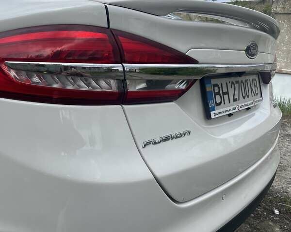 Белый Форд Фьюжн, объемом двигателя 2 л и пробегом 233 тыс. км за 12500 $, фото 16 на Automoto.ua