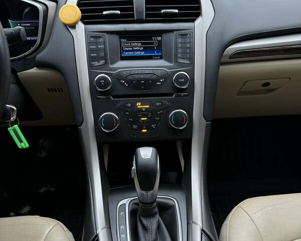 Белый Форд Фьюжн, объемом двигателя 2 л и пробегом 352 тыс. км за 9200 $, фото 20 на Automoto.ua