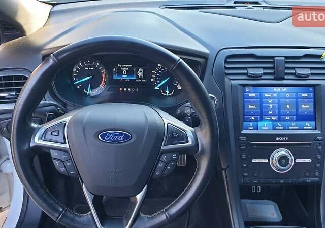 Білий Форд Фьюжен, об'ємом двигуна 2.69 л та пробігом 60 тис. км за 15200 $, фото 8 на Automoto.ua