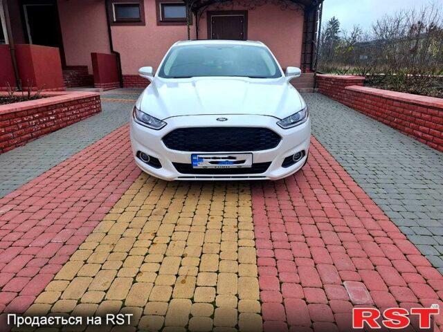 Білий Форд Фьюжен, об'ємом двигуна 1.5 л та пробігом 160 тис. км за 12000 $, фото 1 на Automoto.ua