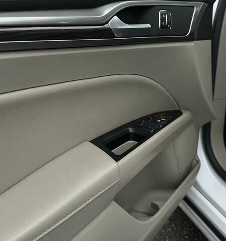 Білий Форд Фьюжен, об'ємом двигуна 2 л та пробігом 126 тис. км за 12000 $, фото 15 на Automoto.ua