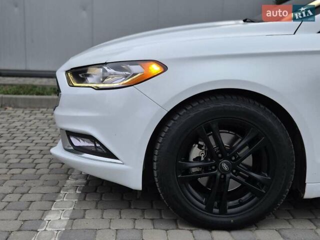 Белый Форд Фьюжн, объемом двигателя 2.49 л и пробегом 204 тыс. км за 12999 $, фото 11 на Automoto.ua