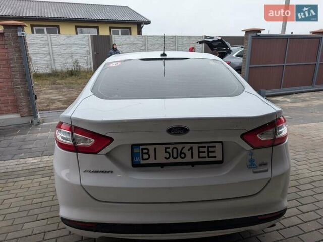 Белый Форд Фьюжн, объемом двигателя 1.5 л и пробегом 135 тыс. км за 8500 $, фото 4 на Automoto.ua
