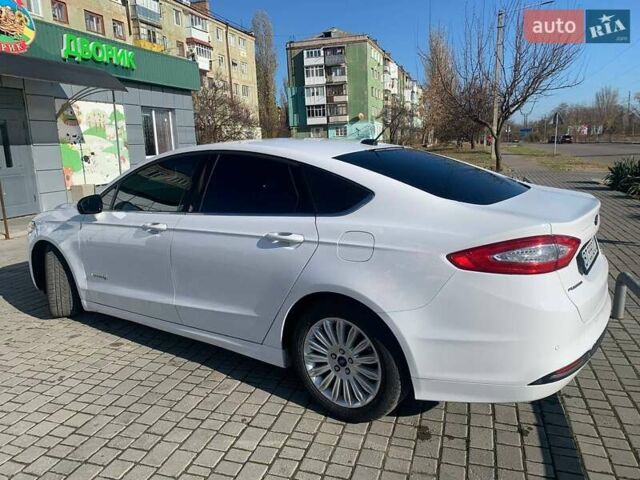 Белый Форд Фьюжн, объемом двигателя 2 л и пробегом 240 тыс. км за 6900 $, фото 3 на Automoto.ua