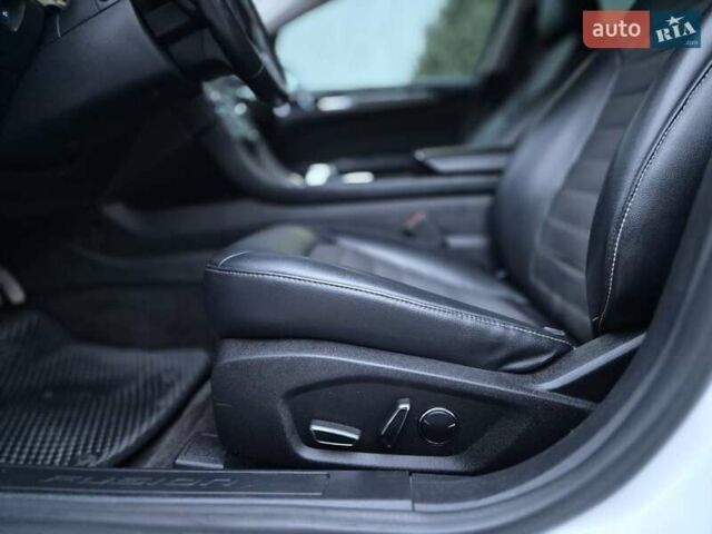 Белый Форд Фьюжн, объемом двигателя 2.49 л и пробегом 204 тыс. км за 12999 $, фото 18 на Automoto.ua