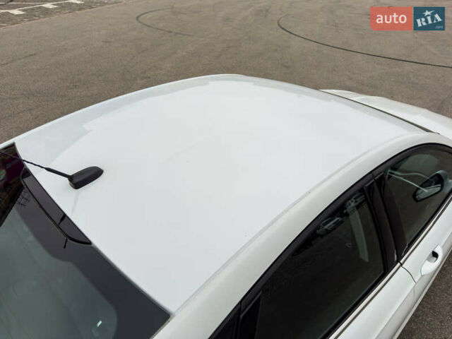 Белый Форд Фьюжн, объемом двигателя 2 л и пробегом 194 тыс. км за 13500 $, фото 17 на Automoto.ua