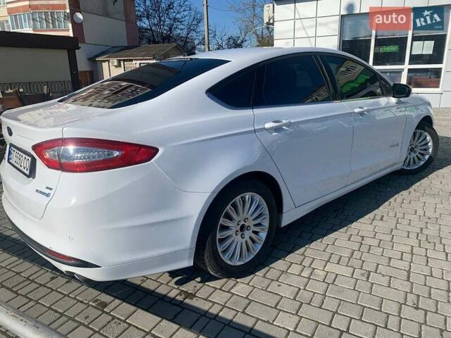 Белый Форд Фьюжн, объемом двигателя 2 л и пробегом 240 тыс. км за 6900 $, фото 4 на Automoto.ua