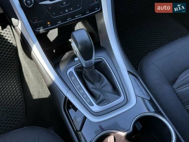 Белый Форд Фьюжн, объемом двигателя 2.49 л и пробегом 250 тыс. км за 8800 $, фото 4 на Automoto.ua