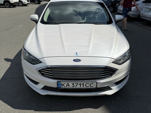 Білий Форд Фьюжен, об'ємом двигуна 2.5 л та пробігом 180 тис. км за 9400 $, фото 1 на Automoto.ua
